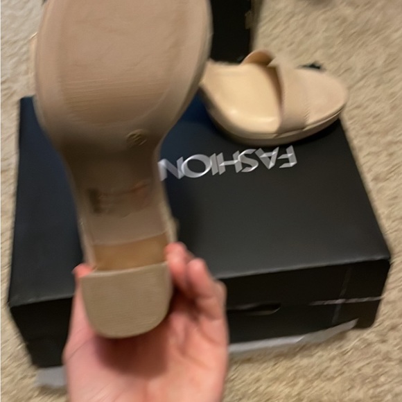 Nude Heels - Picture 3 of 3